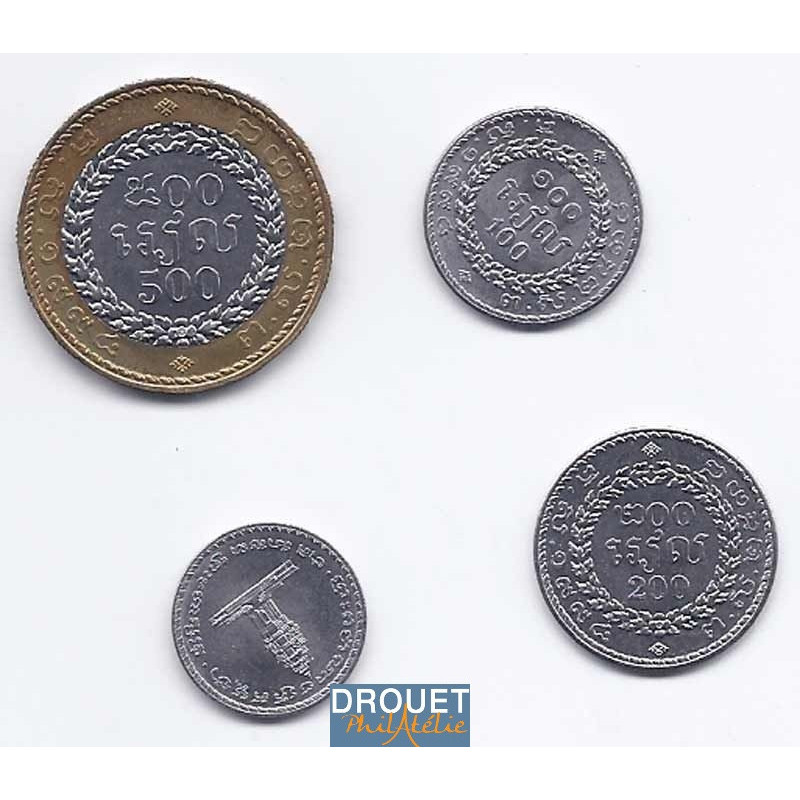 4 Pièces De Monnaie Différentes