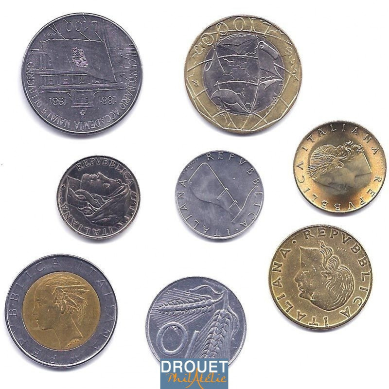 8 Pièces De Monnaie Différentes